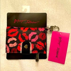 Betsey Johnson Card Case Blush Multi￼￼ - (Lips) New